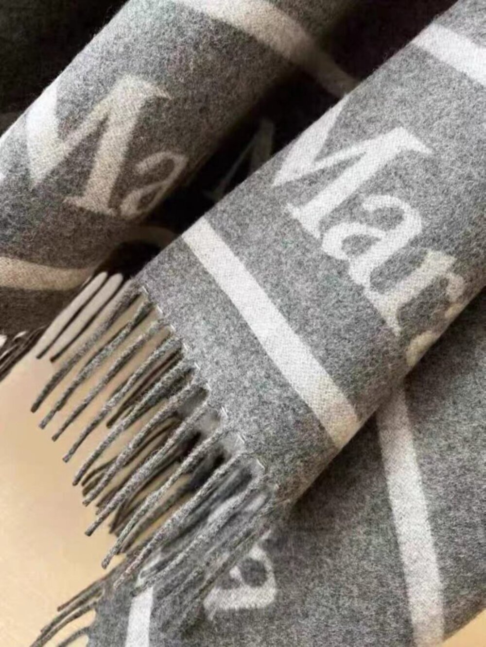 Max Mara Hilde Wool Jacquard Logo Poncho Cape Fringe Shawl Medium Gray ONE SIZE - Picture 5 of 9